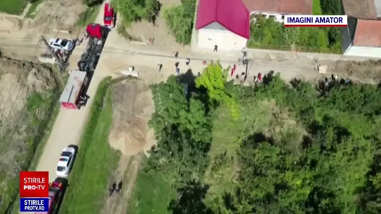 Un muncitor a avut parte de o moarte șocantă. Un mal de pământ s-a surpat peste el. A fost scos la suprafață după două ore