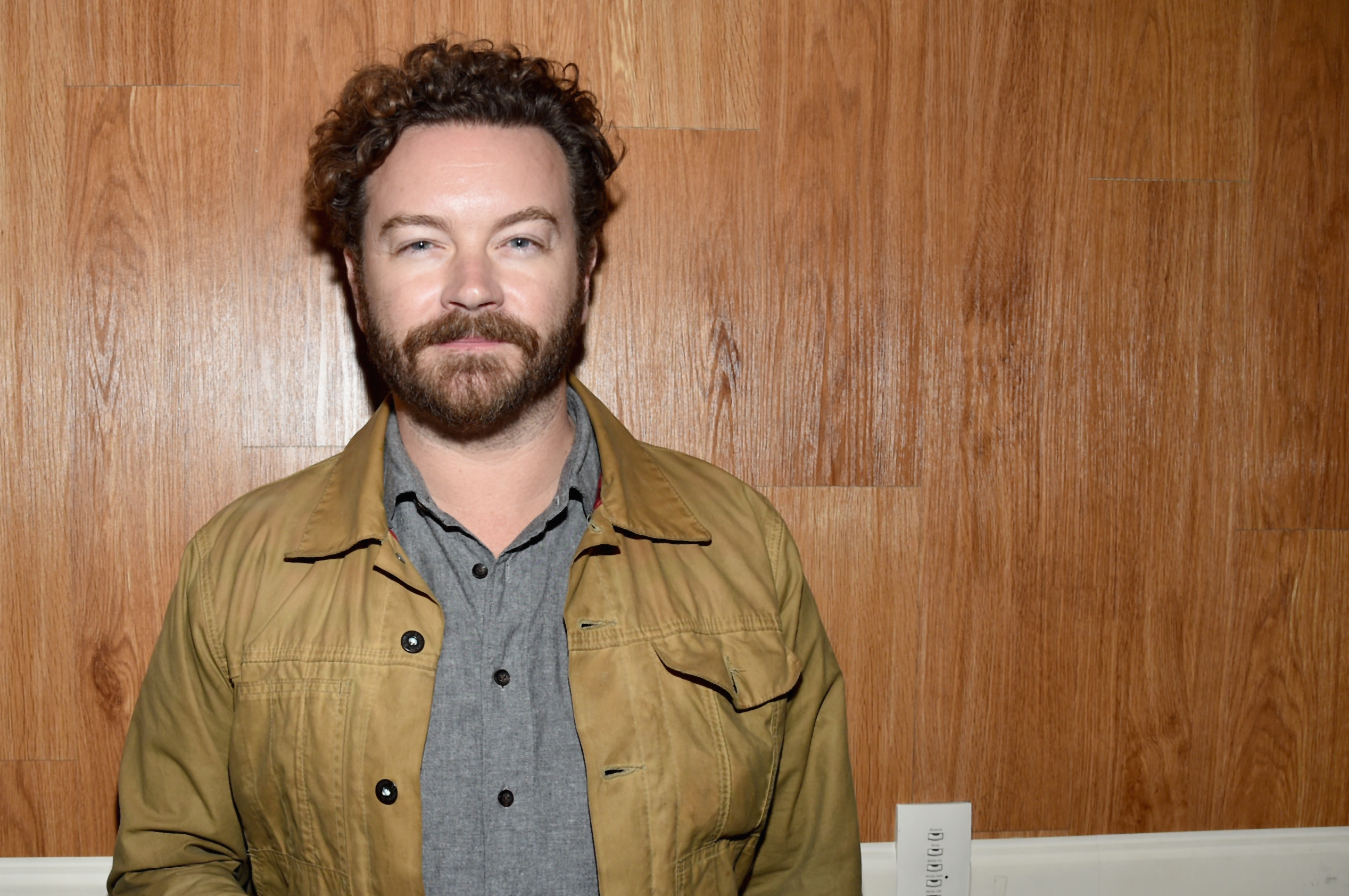 Actorul Danny Masterson din „That 70's Show”, condamnat la 30 de ani de închisoare pentru viol