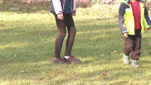 Doi soți din Alba, acuzați că și-au violat repetat fiica și prietenele ei. Apartamentul ororilor din Cugir