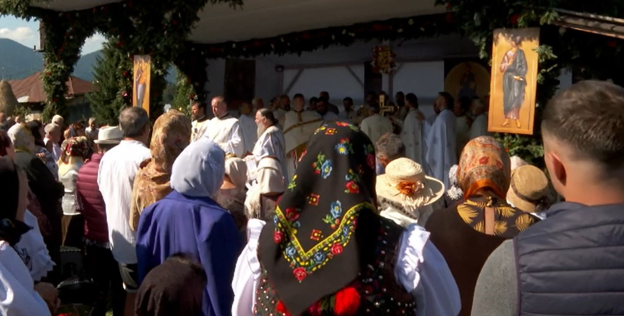 Zeci de mii de oameni s-au strâns la biserici și mănăstiri de Sfânta Maria Mică