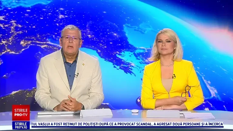 Momentul în care un elicopter al poliției din Ungaria se prăbușește într-un lac. Cei doi piloți au fost răniți