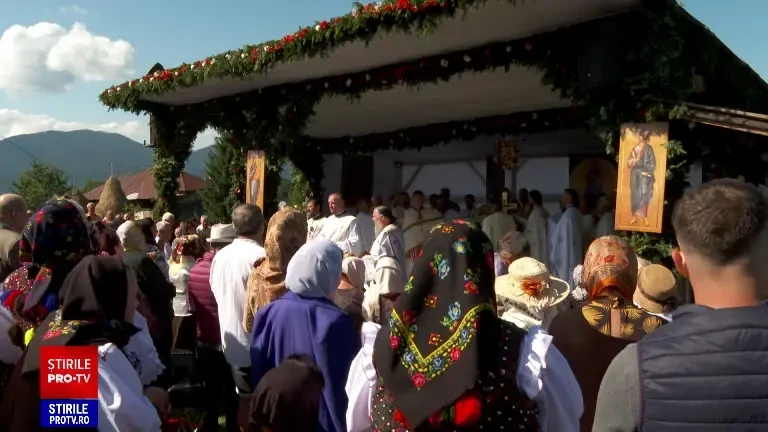 Zeci de mii de oameni s-au strâns la biserici și mănăstiri de Sfânta Maria Mică