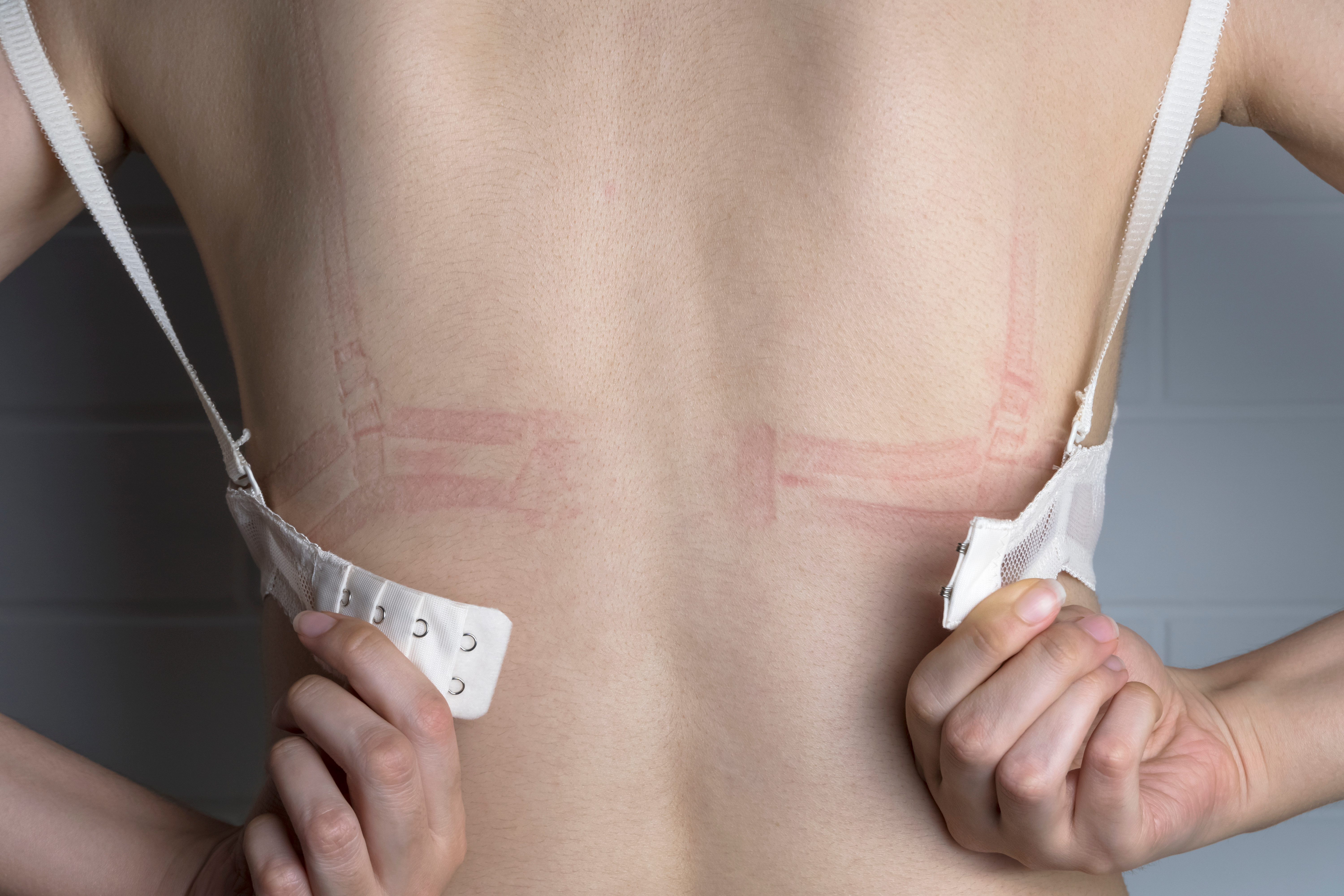 O femeie și-a ascuns în sutien 16 șopârle vii. Vameșii au avut un șoc când au verificat-o