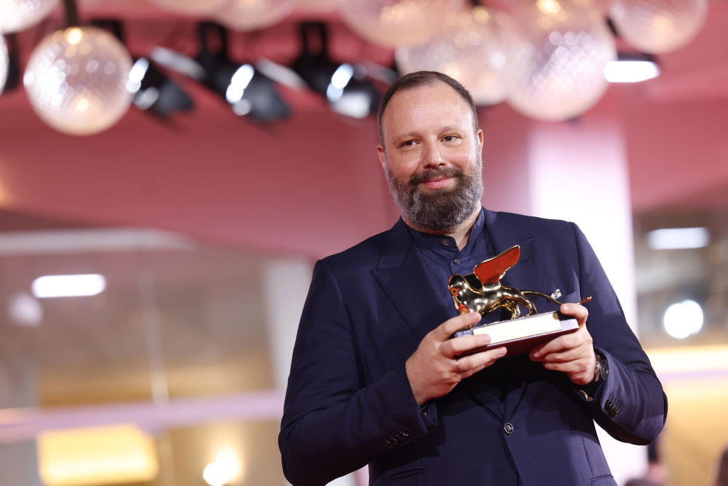 „Poor Things”, de regizorul grec Yorgos Lanthimos, a primit Leul de Aur la Festivalul de film de la Veneția