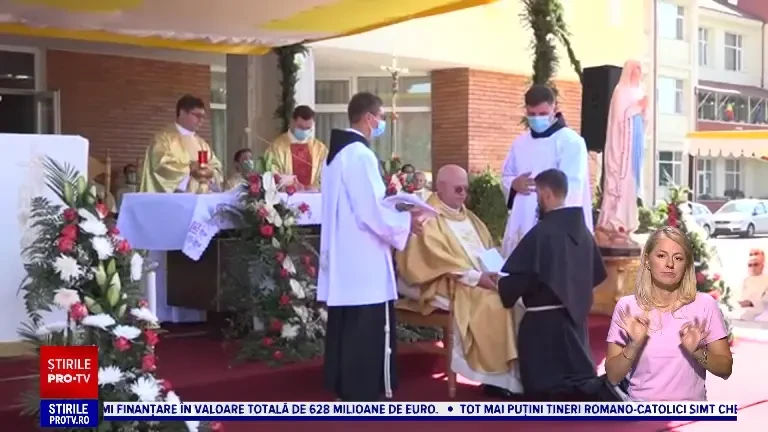 Numărul tinerilor care vor să devină preoți e în scădere. "Oamenilor le este teamă să meargă împotriva curentului"