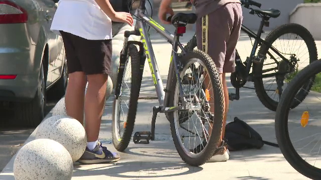 Incident șocant la Galați. Un băiețel de 9 ani a murit după ce a căzut de pe bicicletă, iar ghidonul l-a rănit grav la gât