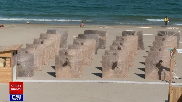 Turiștii sunt nemulțumiți de închiderea plajelor și restaurantelor de pe litoral. „E pustie, din păcate”