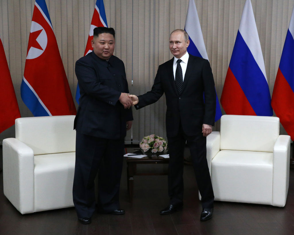 Kim Jong Un promite să îl ajute pe Vladimir Putin în războiul contra Ucrainei. „Vom fi mereu alături de Rusia''