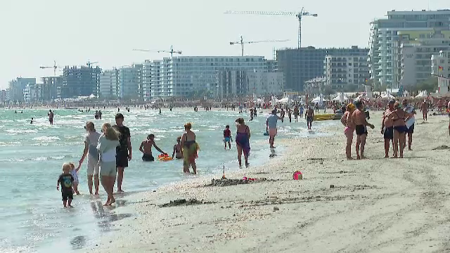 Sezon turistic atipic, pe litoral. Peste 45.000 de turiști se bucură de atmosfera de vară din septembrie
