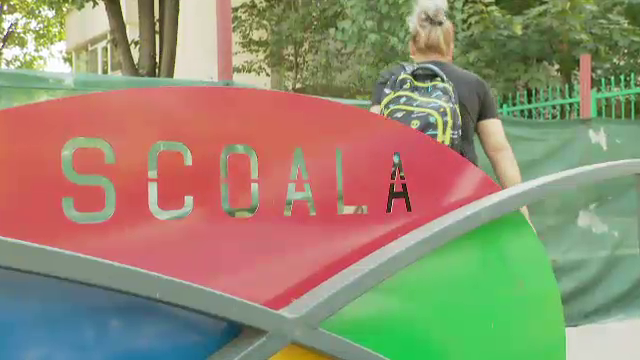 Prefectul Capitalei: De luni vor fi împărţite în şcoli chestionarele privind consumul de droguri. Cum arată documentele