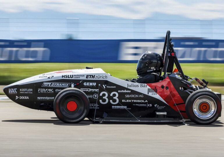 O mașină electrică creată de studenți a stabilit recordul mondial de accelerație. În cât timp a ajuns la 100km/h