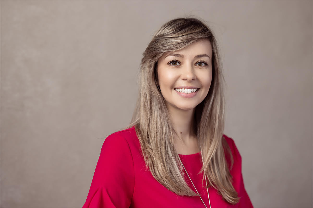 Stirileprotv.ro lansează emisiunea Smile with Style, prezentată de dr. Alexandra Mircea