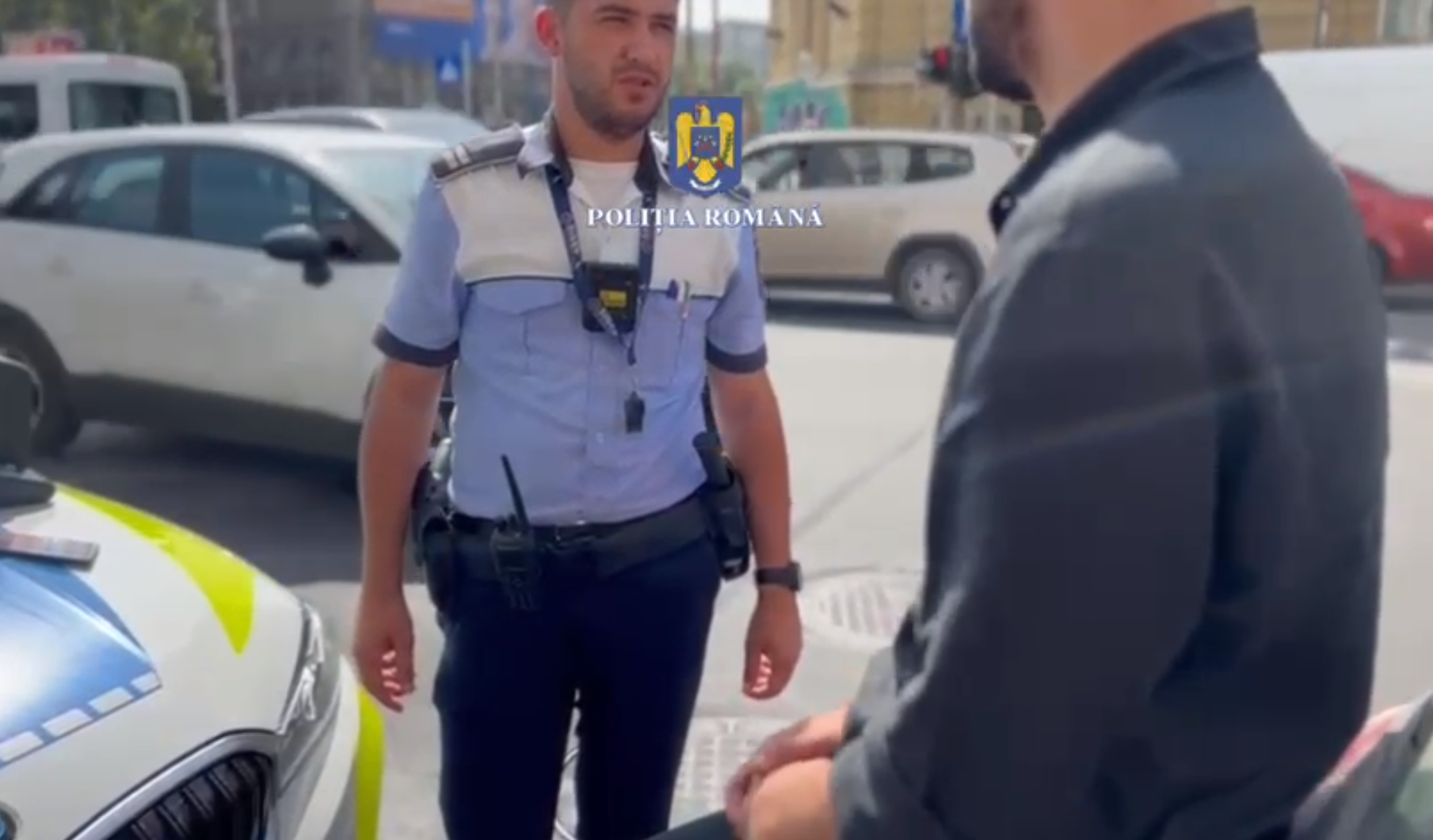 Un bărbat din Capitală a fost depistat drogat la volan. Avea în mașină un recipient cu 50 grame de droguri