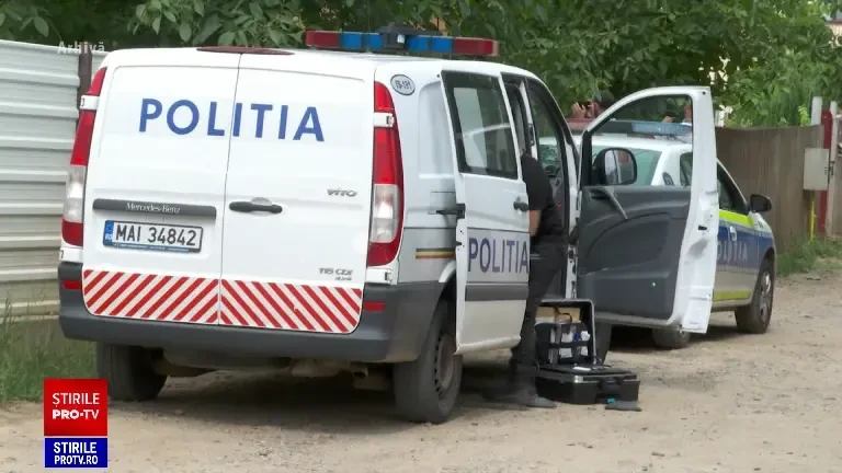 Un băiat de 20 de ani a omorât în bătaie un bătrân, după ce l-ar fi jefuit. Complice a fost fratele lui, de doar 14 ani