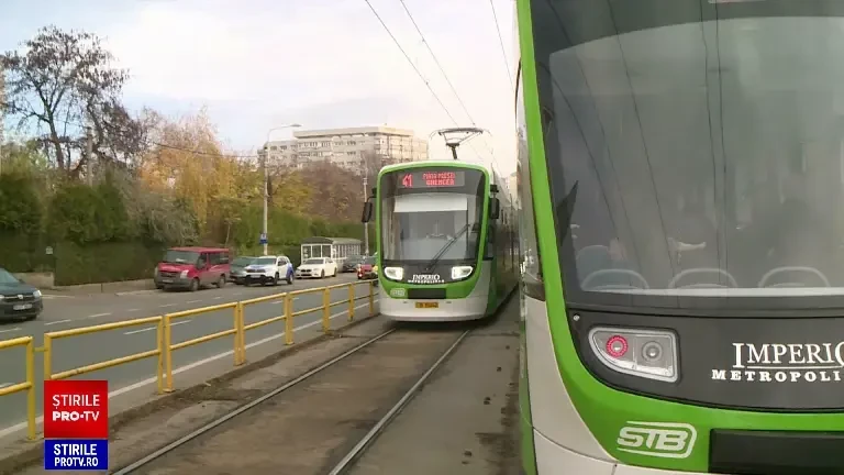 Speriați de prețul carburanților, de taxele de parcare și de ambuteiaje, bucureștenii încep să umple transportul în comun