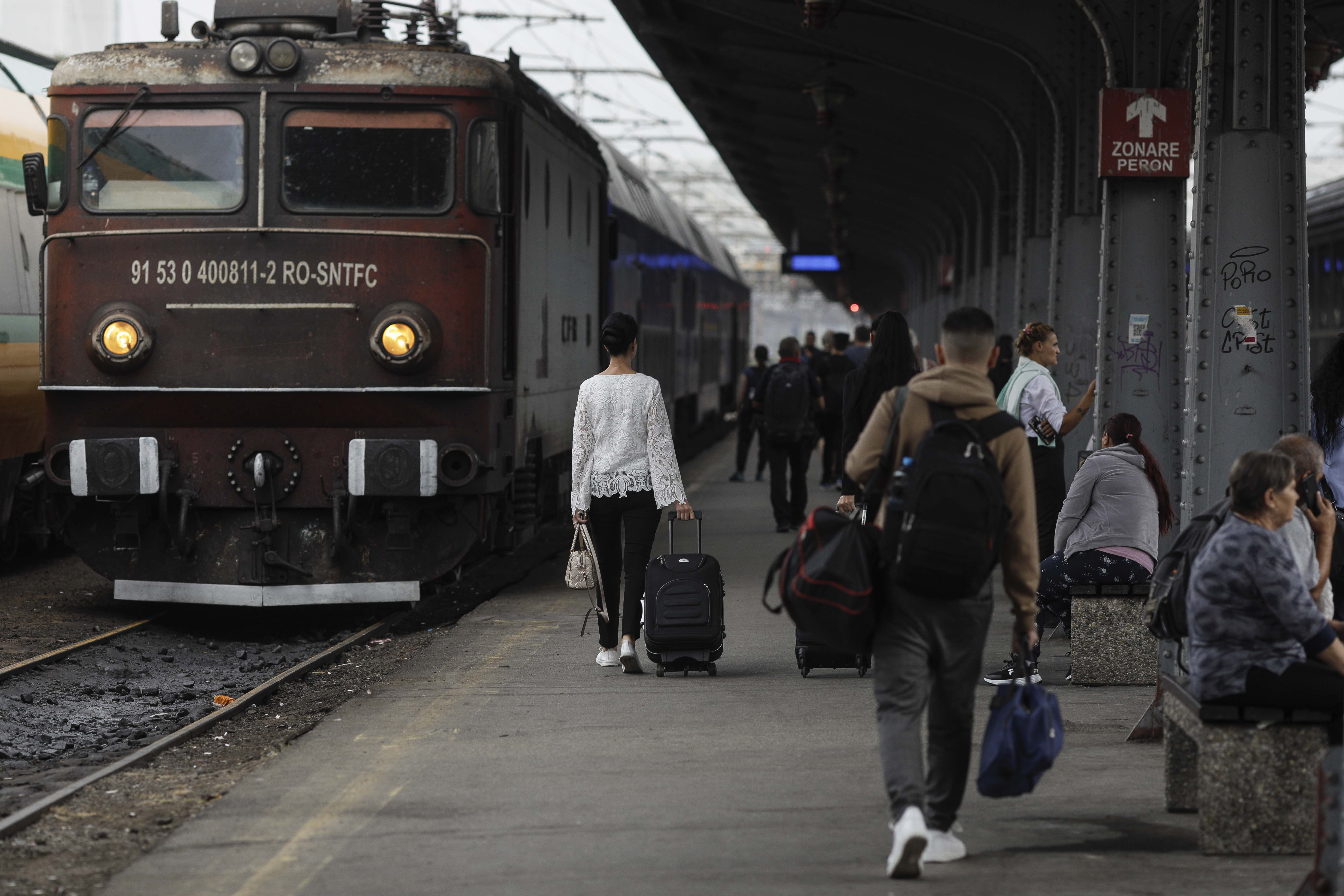 Circulaţie feroviară adaptată la condiţii de iarnă. Temperaturile extreme au provocat ruperea şinelor pe mai multe secţiuni