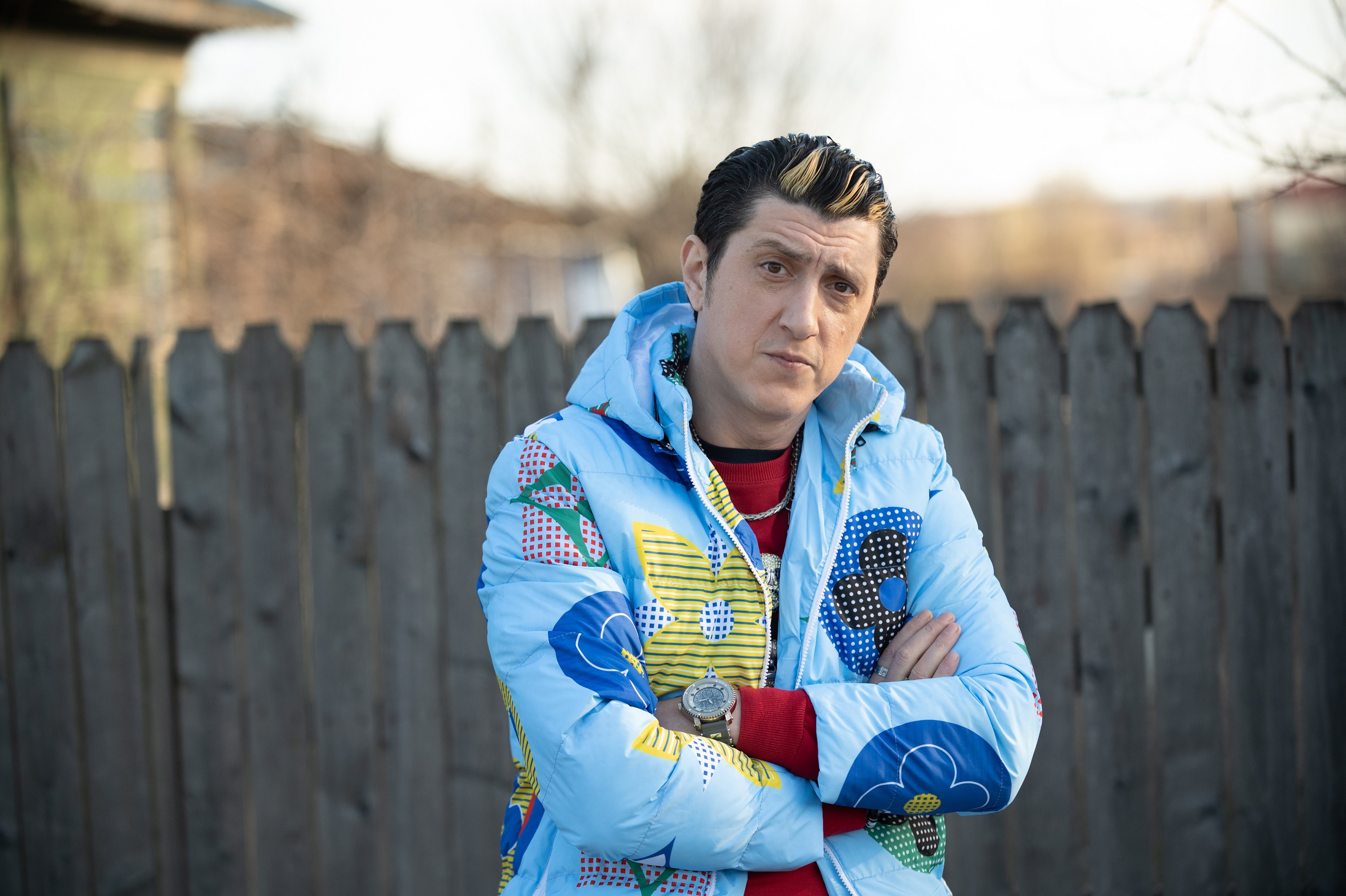 Giani a luat-o pe căile antreprenoriatului: „Dacă și tu vrei stilul meu de viață, am soluția pentru tine!”