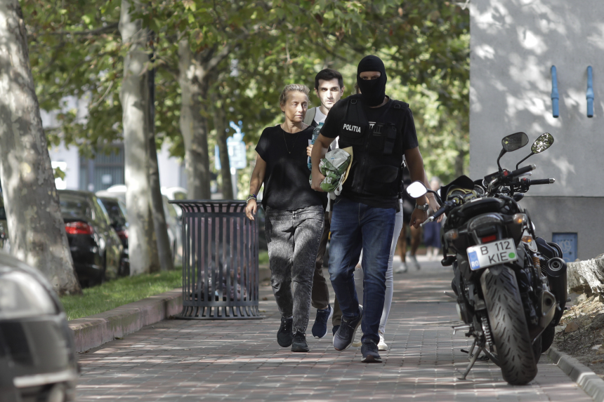 Avocatul mamei lui Vlad Pascu: Mai au un copil minor care a rămas singur acasă. E o situaţie dramatică pentru toată familia