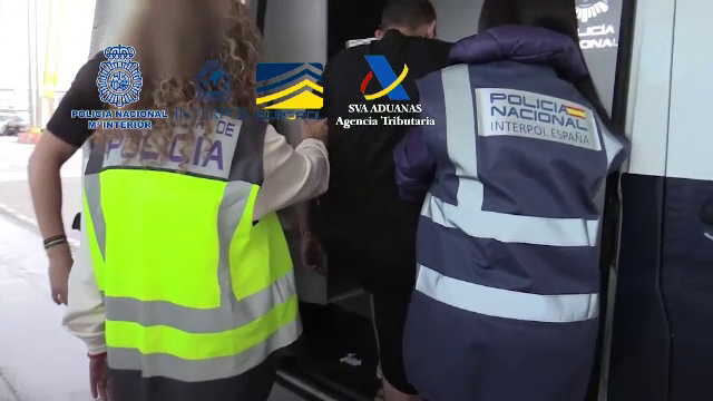 Cetățeni români și bulgari stabiliți în Spania, cercetați pentru că ar fi aranjat meciuri și pariuri sportive