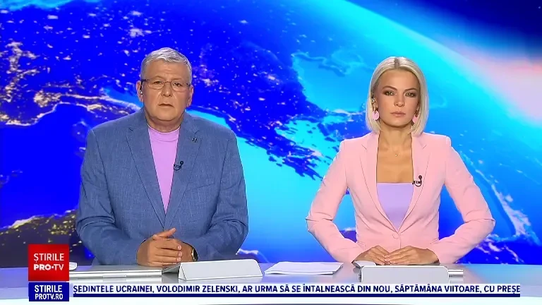 Un tractor a ars ca o torță, după ce a luat foc în mers pe un drum din Timiș