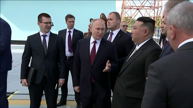 Kim Jong Un și-a continuat vizitele prin fabricile de armament ale Rusiei