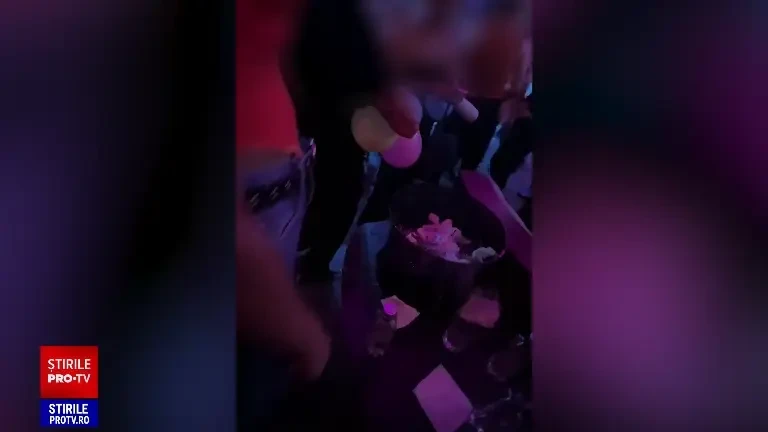 Tineri, filmați la o petrecere privată în București în timp ce inhalau gaze din baloane
