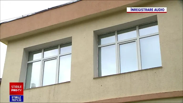 Părinţii oferă anual între 150 şi 1.000 de lei unităţilor de învăţământ, pentru fondul clasei, deși practica este ilegală