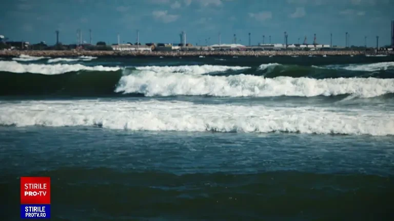 „Am rămas blocat”. Mărturiile turistului care a găsit cadavrul unui nou-născut pe plaja de la Eforie Nord