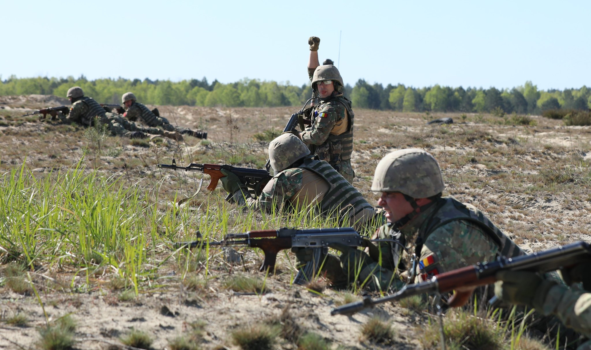 Studiu IRES: Câți români ar fugi din țară și câți s-ar înrola dacă România ar intra în război. Rezultatele, surprinzătoare