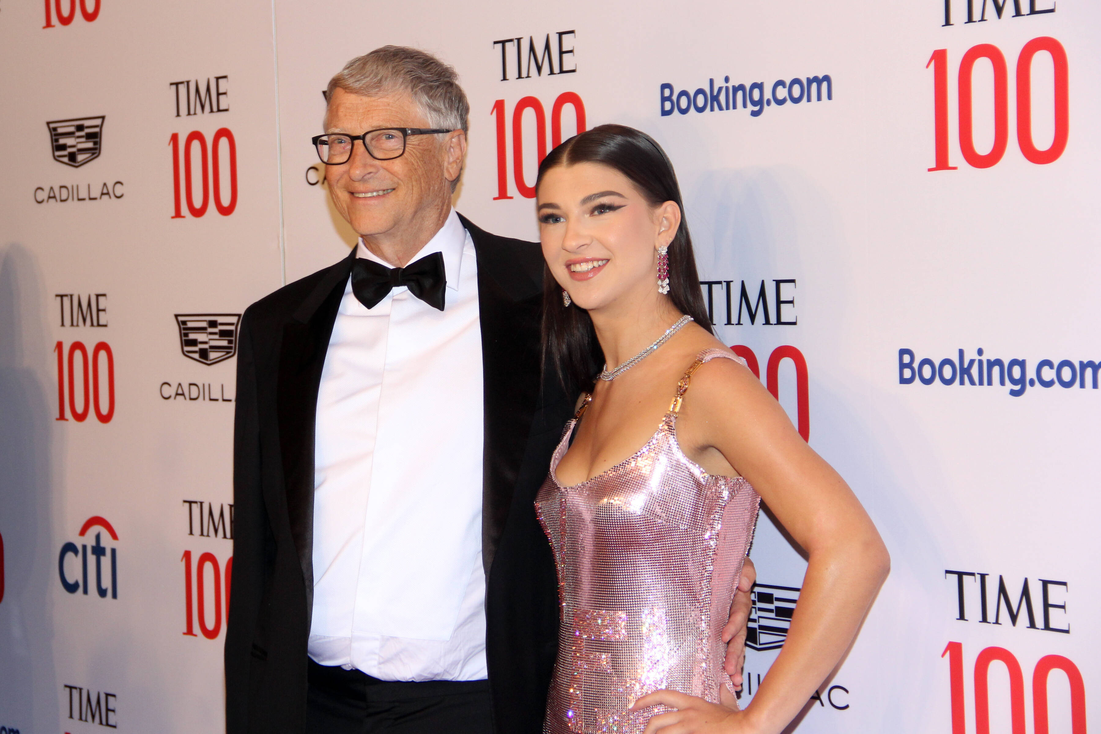 Cum arată la 21 de ani fiica lui Bill Gates: ”OK, sunt fiica părinților mei” GALERIE FOTO