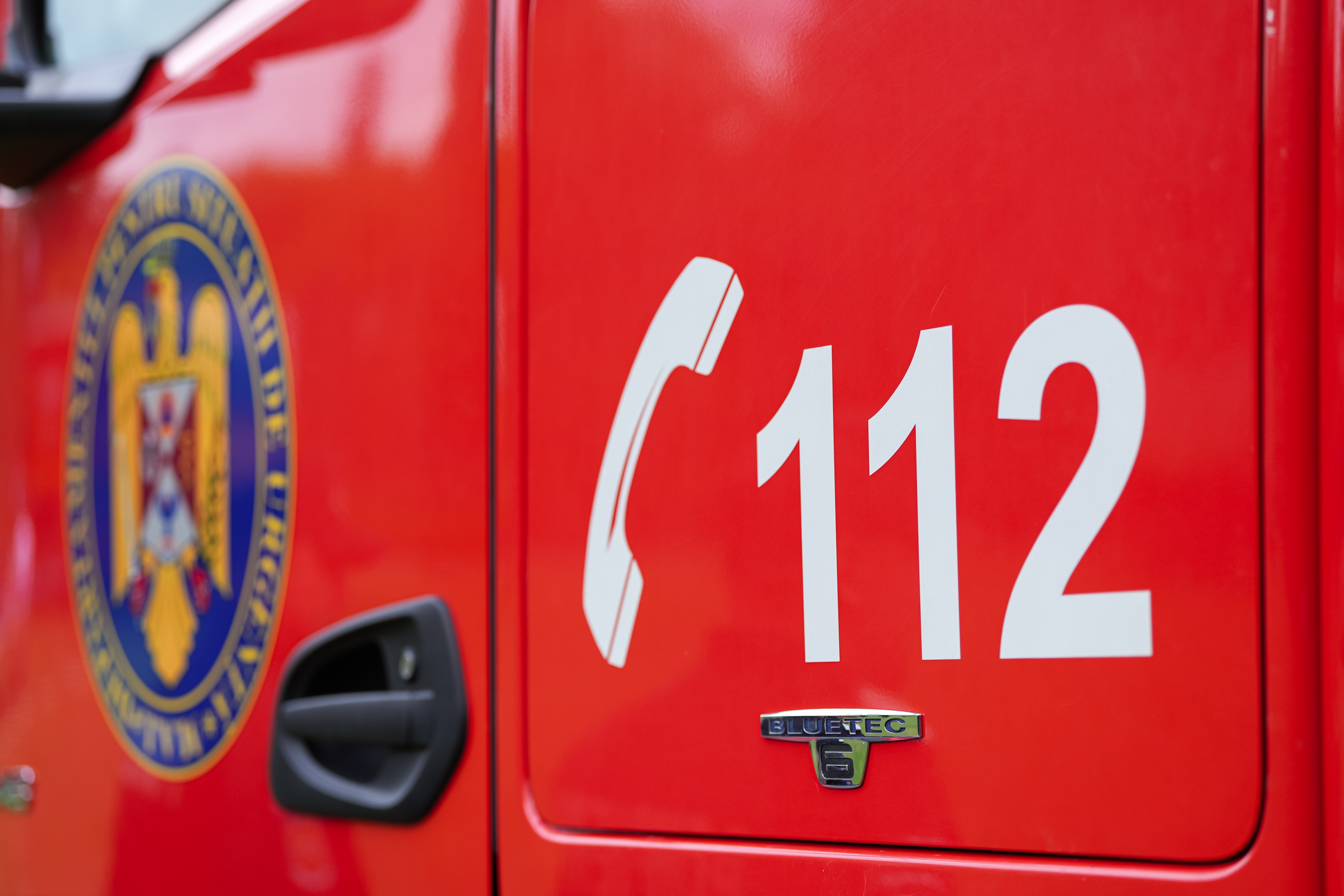 Fetiță căzută într-o fântână de 16 metri, în Neamț. Localnicii au scos-o înaintea pompierilor