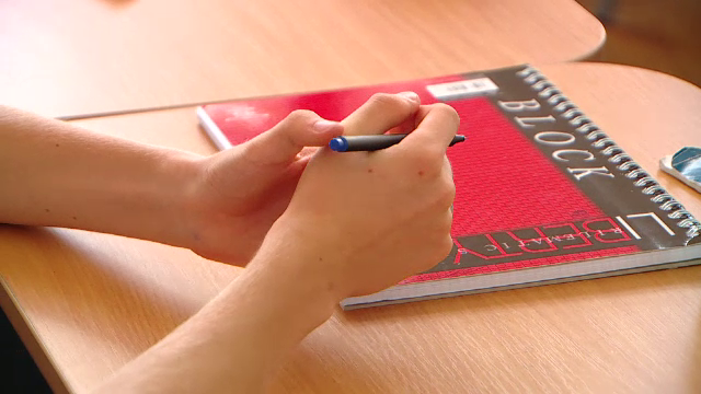 Chestionare anonime în școli despre pericolul pe care îl reprezintă stupefiantele. „Era foarte slabă, obosită, se bâlbâia”