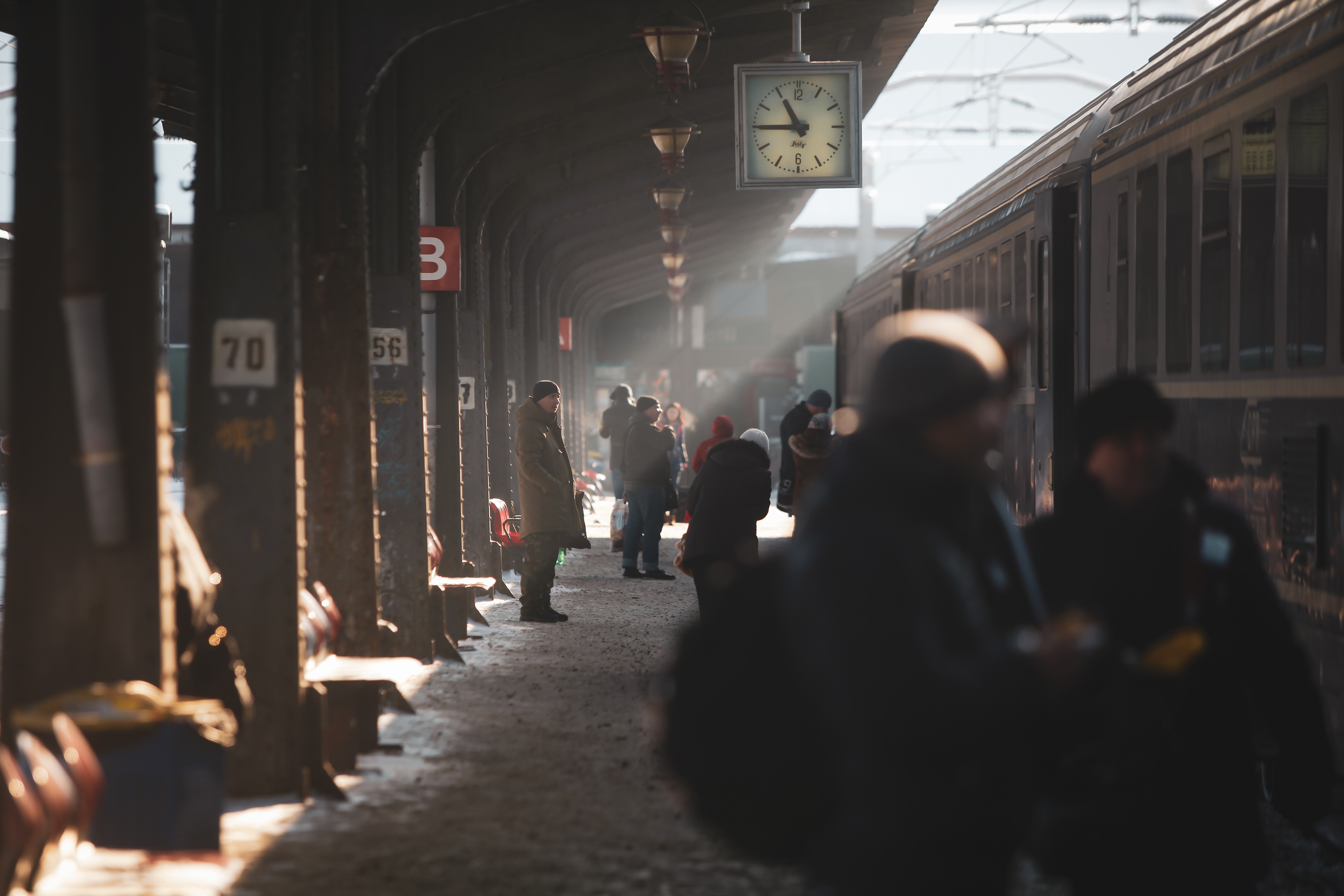 Biletele de tren la CFR și la companiile private, majorate peste noapte. CFR Călători a anunțat scumpirea abia după două zile