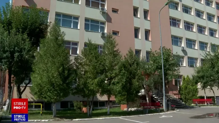 Mărturiile studentelor care ar fi fost agresate de un profesor din Brașov: "Voia să mă ia în brațe și să mă sărute"