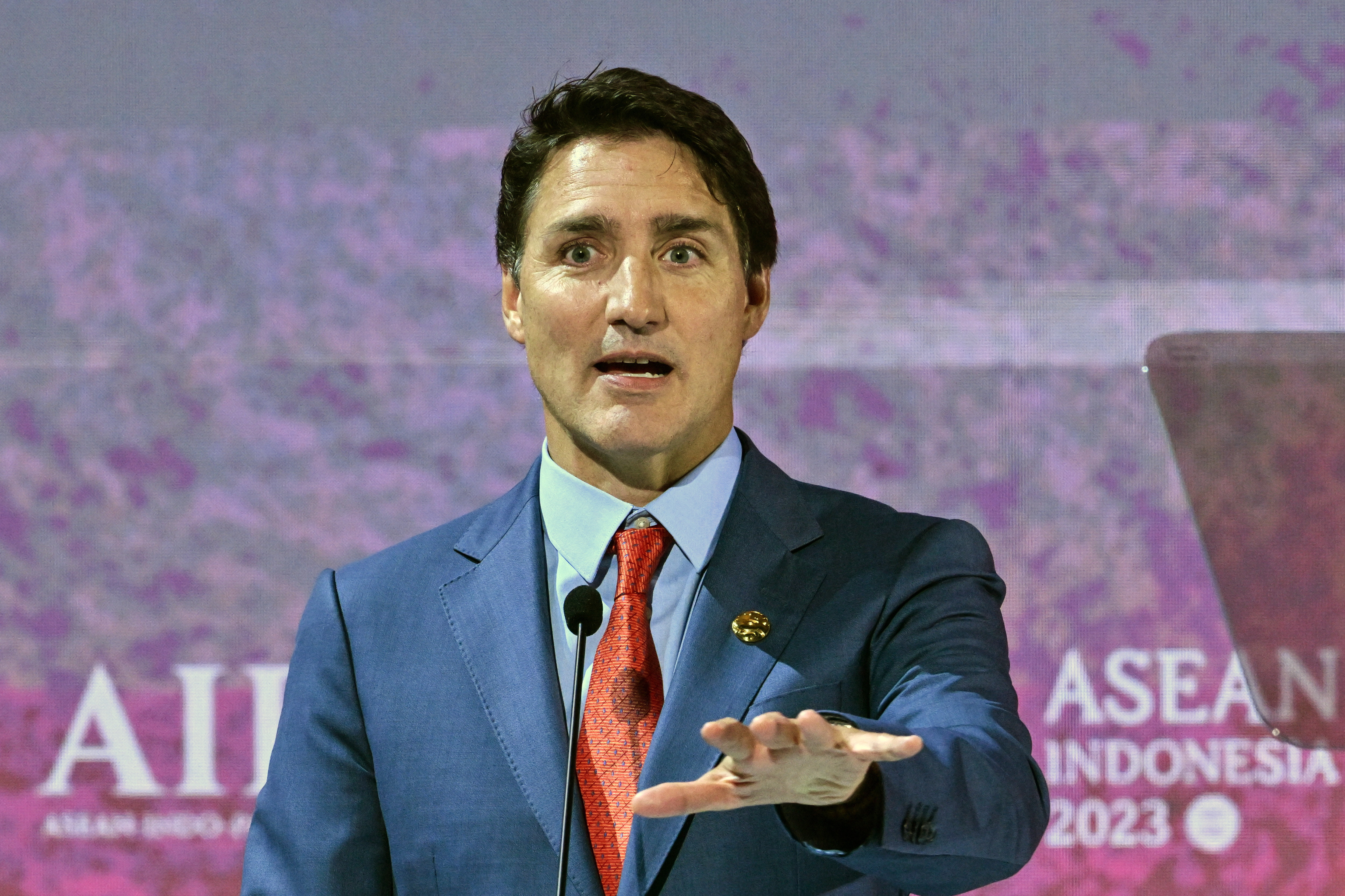 Justin Trudeau îl acuză pe Donald Trump. „Vrea să determine căderea economiei canadiene pentru a putea anexa ţara”