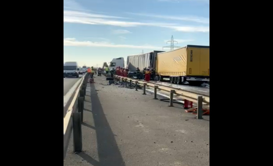 Cinci persoane au murit într-un carambol pe A1, în Ciorogârla. Mergeau să construiască un simulator de zbor