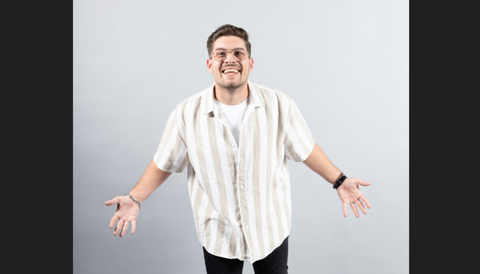 Dragoș Răduță este vocea Love Island România. El va povesti trăirile concurenților celui mai fierbinte reality show