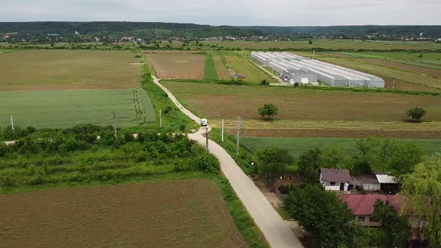 Fermierii pot să ia bani de la stat pentru încălzirea serelor. De la cât pornesc prețurile pentru astfel de sisteme