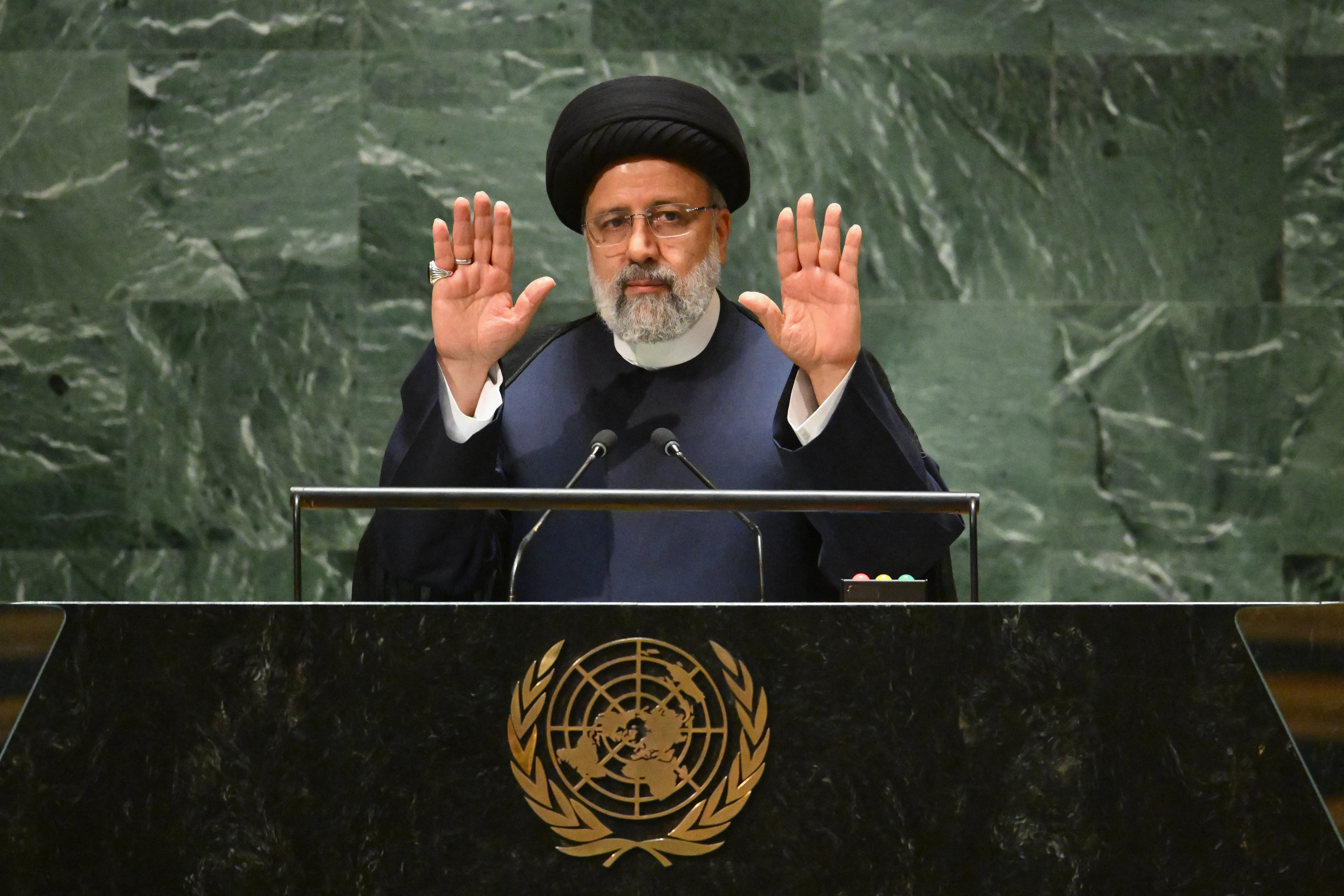 Revoltă după condoleanțele trimise de UE și NATO pentru moartea președintelui iranian: ”Nu în numele meu”. ”Să vă fie rușine”