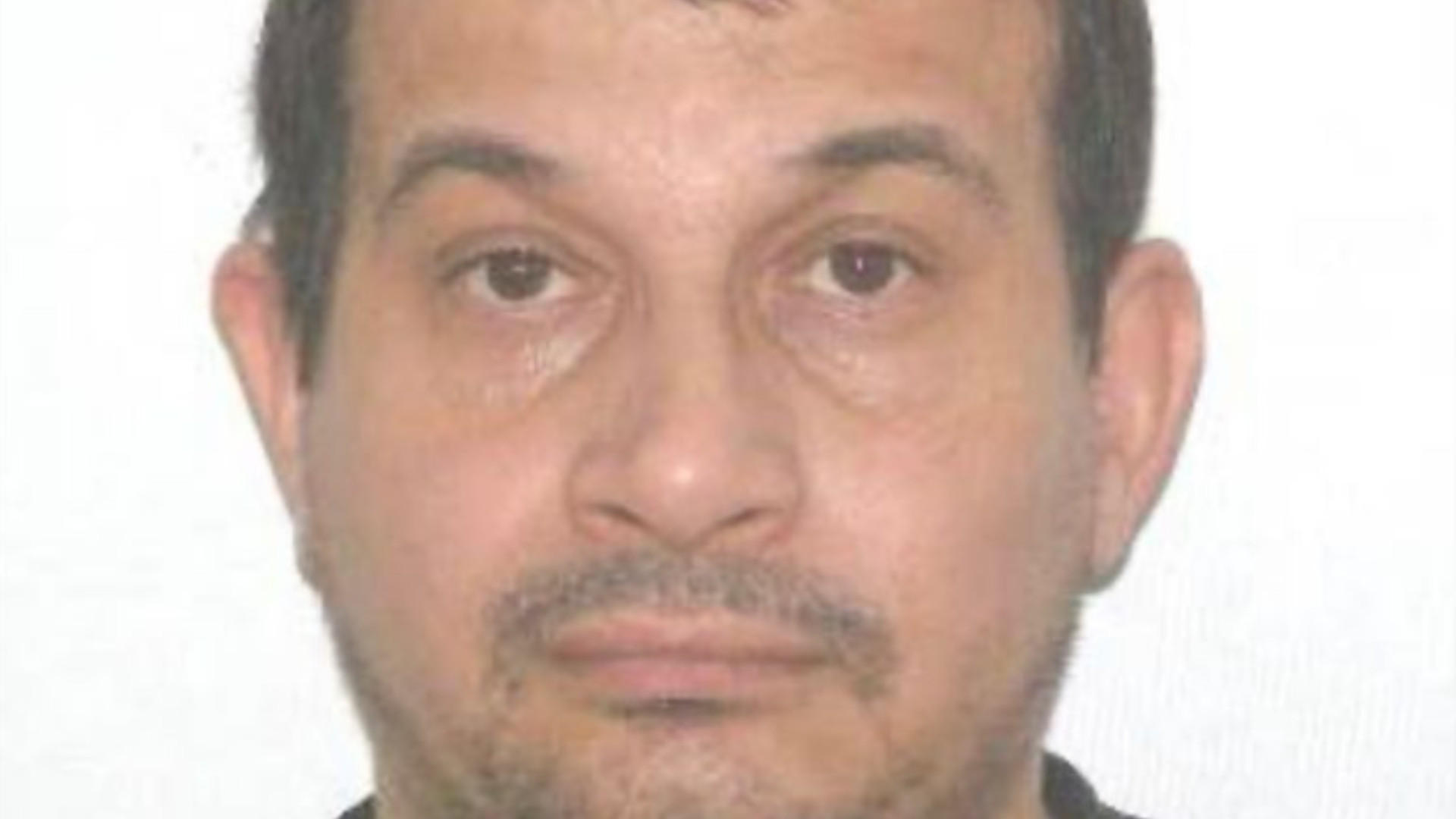 Un bărbat urmărit național și internațional, prins în București. Ce fapte a comis