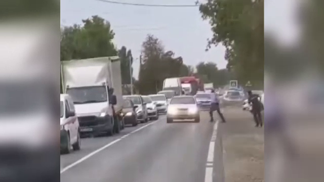 Cursă nebună pe străzile din Galați. Un șofer a condus cu 180 de kilometri pe oră și nu a oprit la semnalele polițiștilor