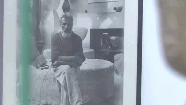 Timișorenii, invitați să recreeze „Sărutul” lui Brâncuși. 77 de opere ale sculptorului, expuse la Muzeul Național de Artă