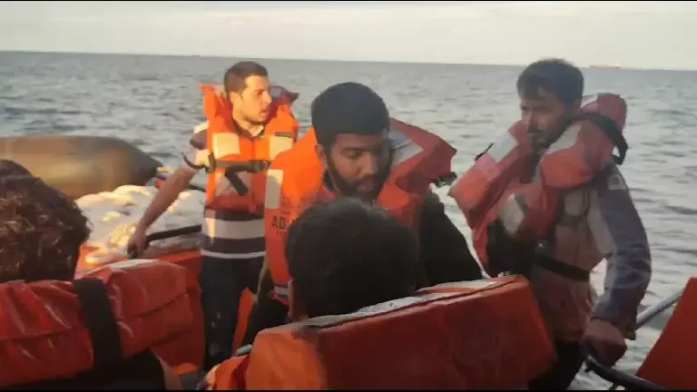 O navă străină a explodat în apropiere de Sulina, după ce ar fi lovit o mină marină. Echipajul de 12 persoane a fost salvat