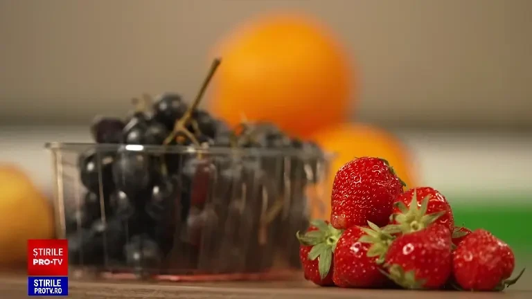 Câte fructe consumă românii, în medie, într-o lună. Cele exotice sunt în topul preferințelor