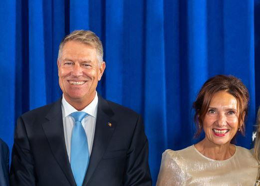 Ținuta purtată de Carmen Iohannis la recepţia oferită de Joe şi Jill Biden. Cum a arătat Prima Doamnă a României | FOTO