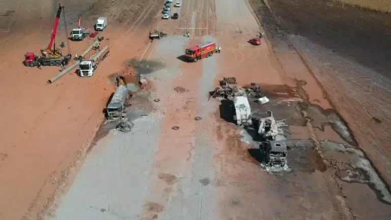 Imagini din dronă de la locul exploziei din Vrancea. Localnic: „Ne-au spus să fim pregătiți să plecăm”