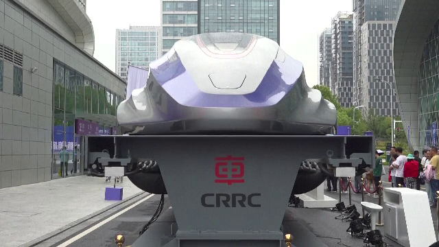Cel mai rapid tren din lume a fost prezentat în China. Poate circula cu 600 de kilometri pe oră