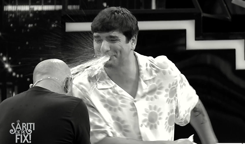 „Săriți de pe fix”, lider de audiență. Cosmin Seleși și Alex Bogdan „s-au duelat” cu lipii, în hohote de râs