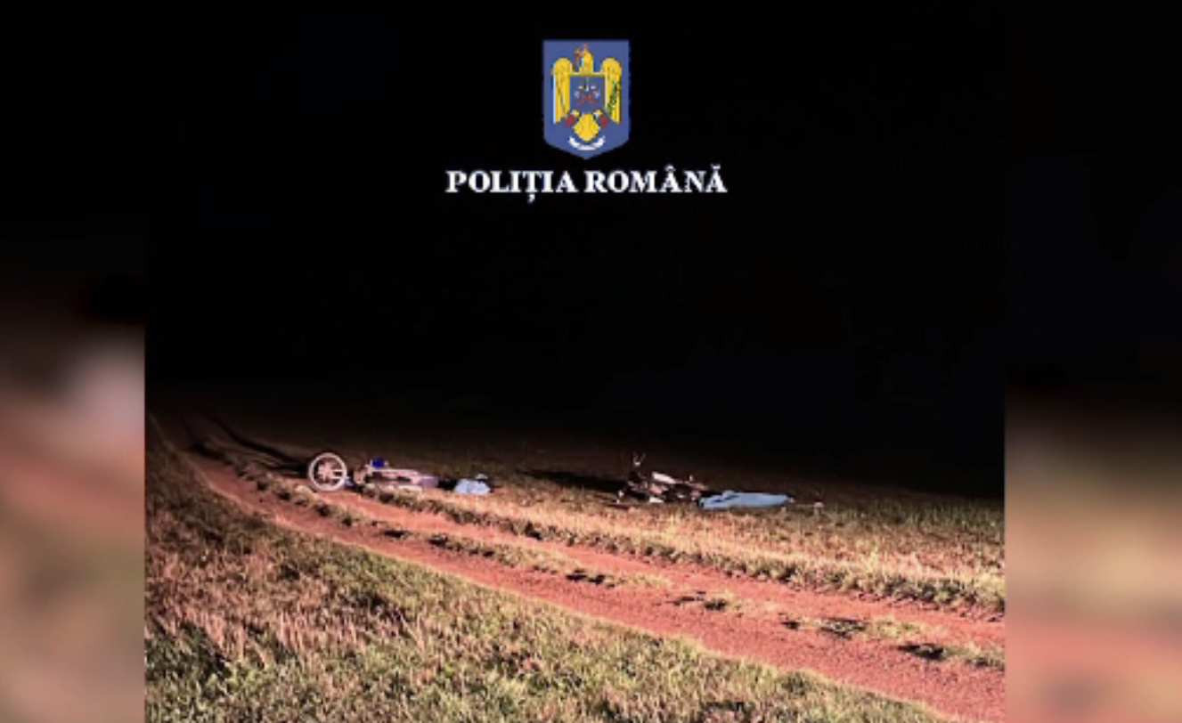Imagini de la accidentul în care au murit doi tineri. Goneau cu motocicletele prin pădure și s-au ciocnit frontal