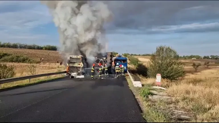 Accident grav în Teleorman. Două autocare și un TIR s-au ciocnit violent. A fost activat Planul Roșu de Intervenție | VIDEO